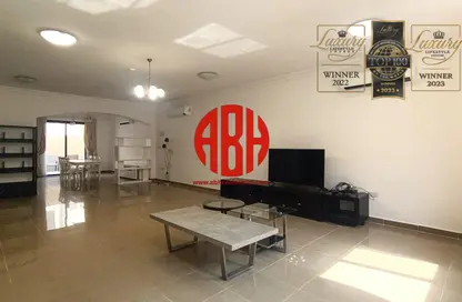 فيلا - 5 غرف نوم - 6 حمامات للايجار في شارع الدانة - مريخ - المريخ - الدوحة