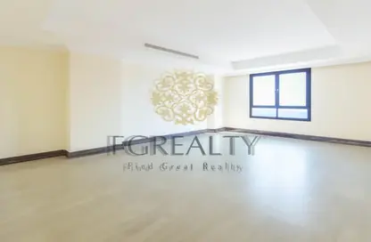 Apartment - 1 Bedroom - 2 Bathrooms for rent in West Porto Drive - Porto Arabia - The Pearl Island - Doha