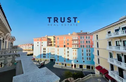 Apartment - 3 Bedrooms - 3 Bathrooms for rent in Abraj Bay - Abraj Quartiers - The Pearl Island - Doha