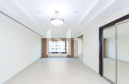 شقة - 2 غرف نوم - 3 حمامات للايجار في طريق بورتو الغربي - بورتو أرابيا - جزيرة اللؤلؤة - الدوحة