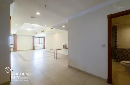 Apartment - Studio - 1 Bathroom for rent in West Porto Drive - Porto Arabia - The Pearl Island - Doha