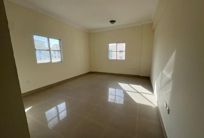 1002356 - Property Image 2