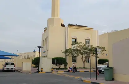 مجمع سكني - 4 غرف نوم - 4 حمامات للايجار في شارع الهناء - الغرافة - الدوحة