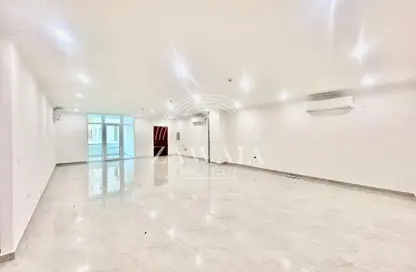 Apartment - 2 Bedrooms - 3 Bathrooms for rent in Al Sadd Road - Al Sadd - Doha