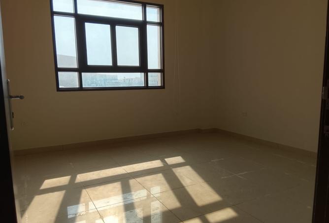 998121 - Property Image 2