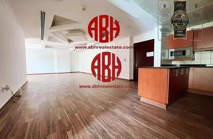 Apartment - 2 Bedrooms - 3 Bathrooms for rent in West Porto Drive - Porto Arabia - The Pearl Island - Doha