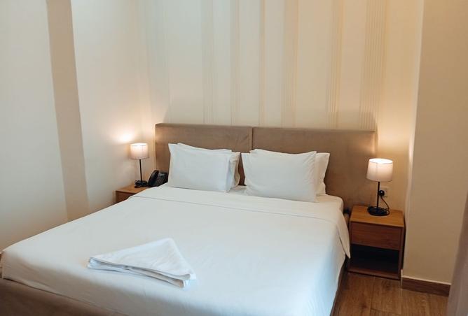 986305 - Property Image 2