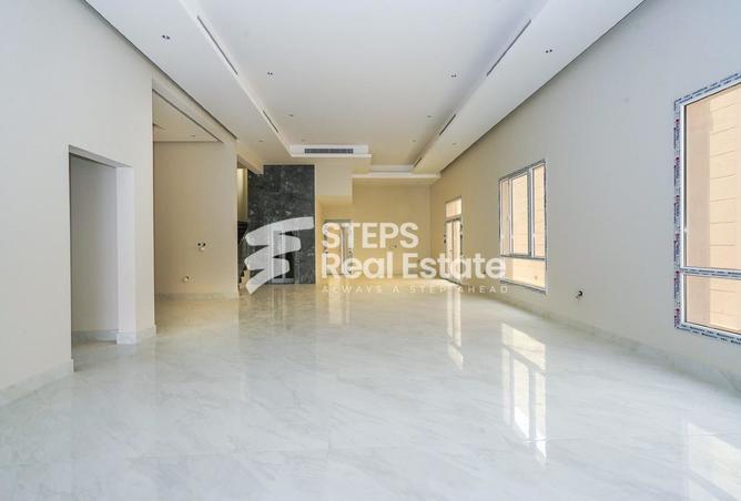 971676 - Property Image 2