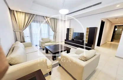 Living Room image for: Apartment - 2 Bedrooms - 3 Bathrooms for rent in Fereej Bin Mahmoud North - Fereej Bin Mahmoud - Doha, Image 1
