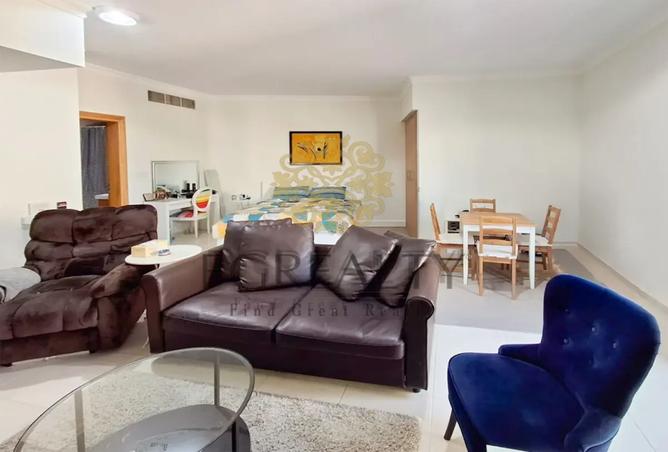 911085 - Property Image 3