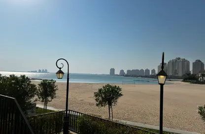 Apartment - 2 Bedrooms - 2 Bathrooms for rent in La Plage - The Pearl Island - Doha