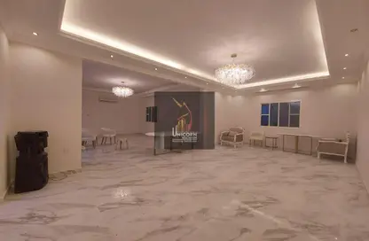 Villa - 6 Bedrooms - 5 Bathrooms for rent in Ain Khaled Villas - Ain Khaled - Doha