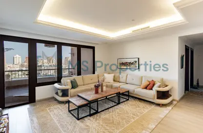 Apartment - 2 Bedrooms - 2 Bathrooms for rent in West Porto Drive - Porto Arabia - The Pearl Island - Doha