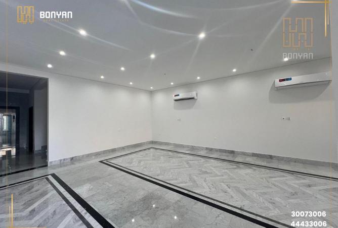 945110 - Property Image 3