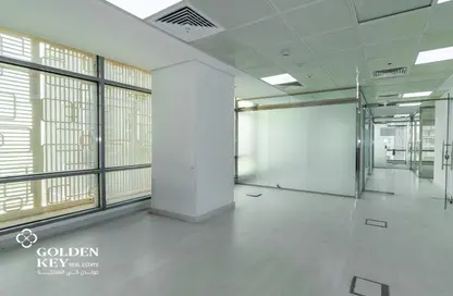 مساحات مكتبية - استوديو - 1 حمام للايجار في برج البراحة - منطقة المارينا - الوسيل