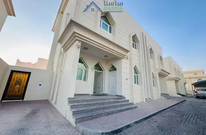 فيلا - 4 غرف نوم - 3 حمامات للايجار في شمال مويثر - منطقة مويثر - الدوحة