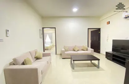 Apartment - 2 Bedrooms - 1 Bathroom for rent in Umm Ghwailina Comm - Umm Ghuwalina - Umm Ghuwailina - Doha