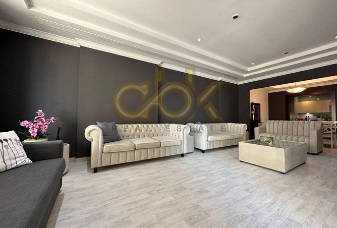 912769 - Property Image 2