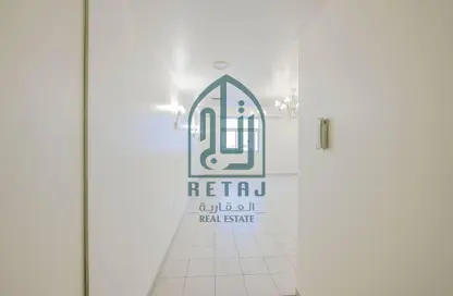 Apartment - 2 Bedrooms - 2 Bathrooms for rent in Barwa Commercial Avenue - Umm Al Seneem - Doha