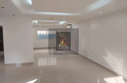مجمع سكني - 4 غرف نوم - 4 حمامات للايجار في شارع الوعب - الوعب - الدوحة