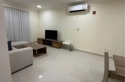 Apartment - 2 Bedrooms - 2 Bathrooms for rent in Fereej Kulaib - Doha