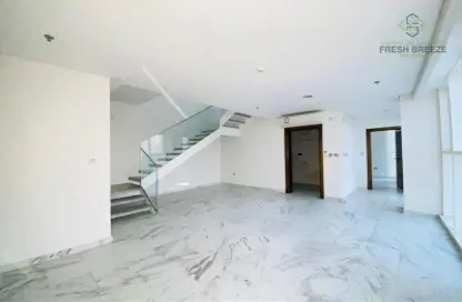 Duplex - 3 Bedrooms - 4 Bathrooms for rent in Musheireb - Doha