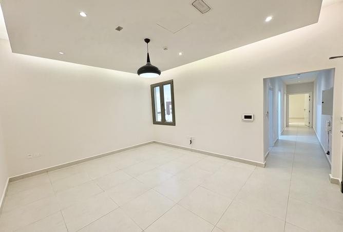 988065 - Property Image 2