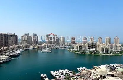 شقة - 2 غرف نوم - 3 حمامات للايجار في طريق بورتو الشرقي - بورتو أرابيا - جزيرة اللؤلؤة - الدوحة