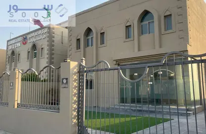 Villa - 6 Bedrooms - 5 Bathrooms for sale in Al Duhail - Doha