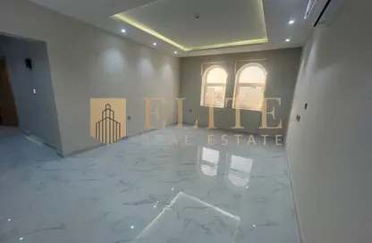 شقة - 2 غرف نوم - 3 حمامات للايجار في بناية مدينة خيلفه 58 - مدينة خليفة جنوب - مدينة خليفة - الدوحة
