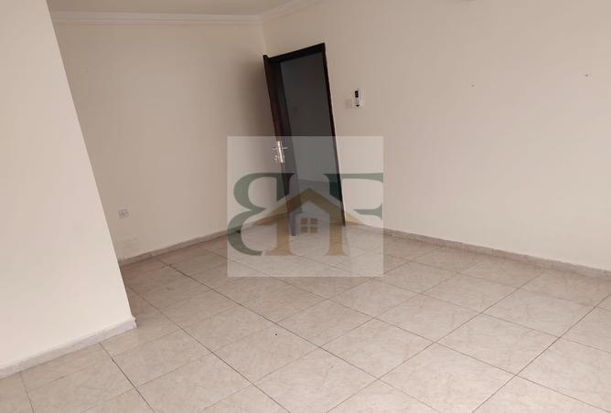 988120 - Property Image 2