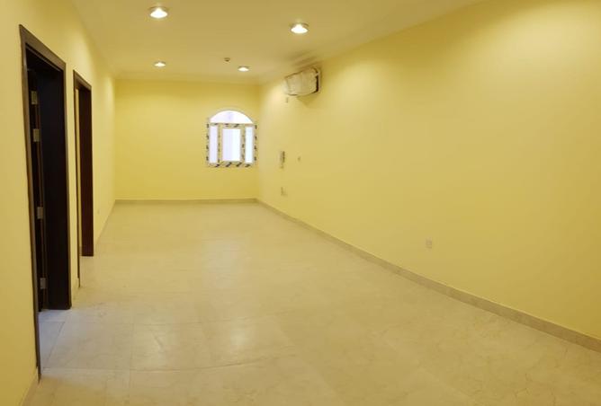 953289 - Property Image 3