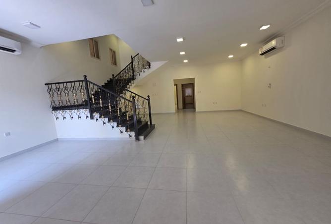943033 - Property Image 3