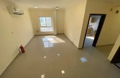 Apartment - 2 Bedrooms - 1 Bathroom for rent in Al Mansoura - Doha