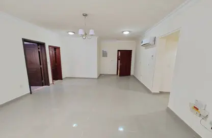 Apartment - 1 Bedroom - 2 Bathrooms for rent in Umm Ghwailina Comm - Umm Ghuwalina - Umm Ghuwailina - Doha