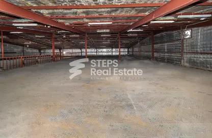Warehouse - Studio - 3 Bathrooms for rent in Industrial Area 1 - Industrial Area - Doha