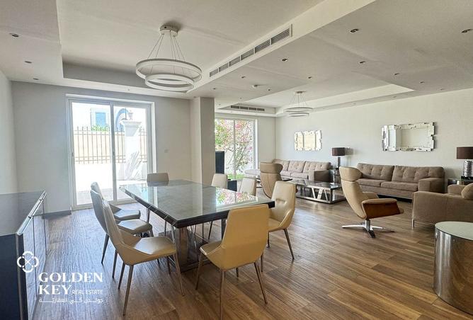 981963 - Property Image 2