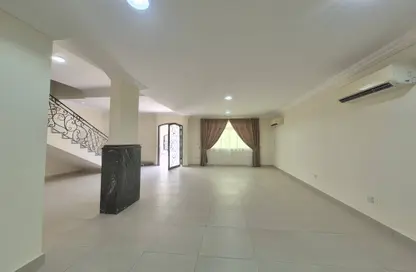 فيلا - 3 غرف نوم - 3 حمامات للايجار في فلل عين خالد - عين خالد - الدوحة
