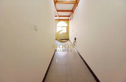 Apartment - 2 Bedrooms - 1 Bathroom for rent in Umm Ghuwailina 4 - Umm Ghuwailina - Doha