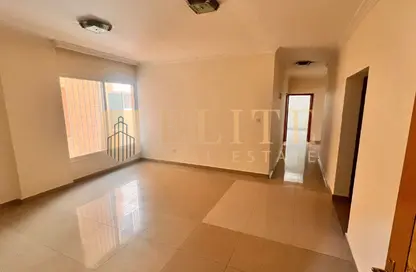Apartment - 3 Bedrooms - 3 Bathrooms for rent in Al Nasr Street - Al Nasr - Doha