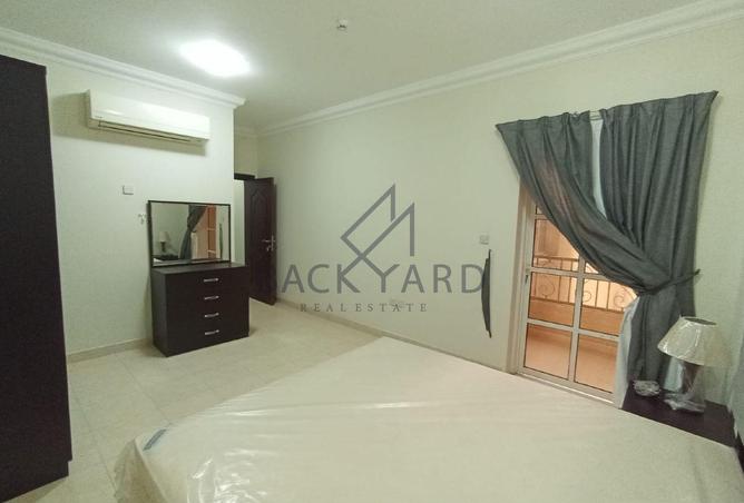 963573 - Property Image 2