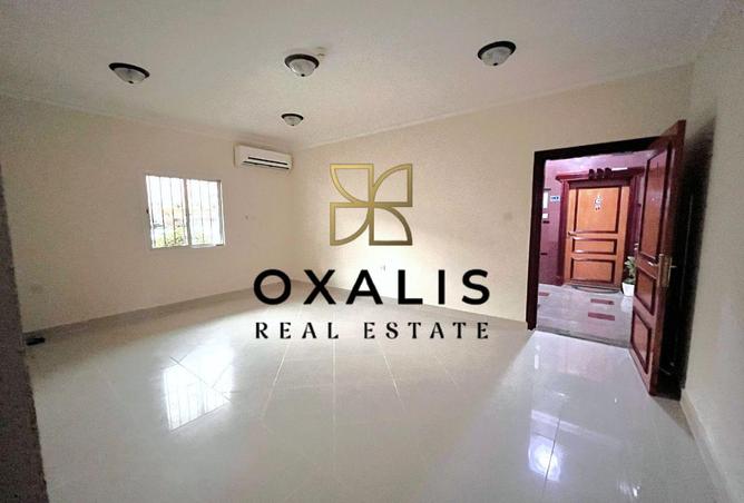 987302 - Property Main Image