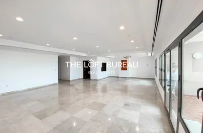 Apartment - 3 Bedrooms - 4 Bathrooms for rent in West Porto Drive - Porto Arabia - The Pearl Island - Doha