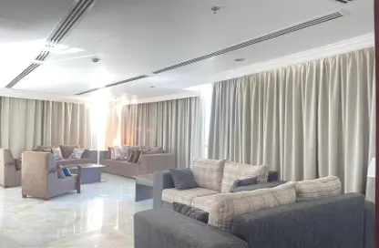 Penthouse - 4 Bedrooms - 5 Bathrooms for rent in City Center Towers - West Bay - Doha