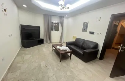 Apartment - 2 Bedrooms - 2 Bathrooms for rent in Bin Omran - Fereej Bin Omran - Doha