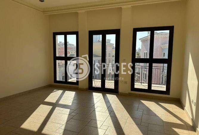 956306 - Property Image 2