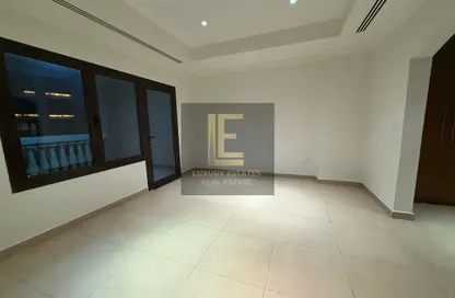 Apartment - 1 Bedroom - 2 Bathrooms for rent in West Porto Drive - Porto Arabia - The Pearl Island - Doha