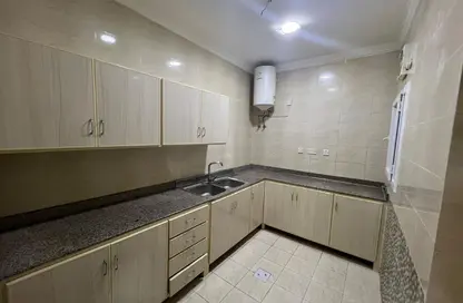 Apartment - 3 Bedrooms - 2 Bathrooms for rent in Fereej Kulaib - Doha