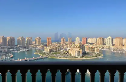 شقة - 2 غرف نوم - 3 حمامات للايجار في طريق بورتو الشرقي - بورتو أرابيا - جزيرة اللؤلؤة - الدوحة