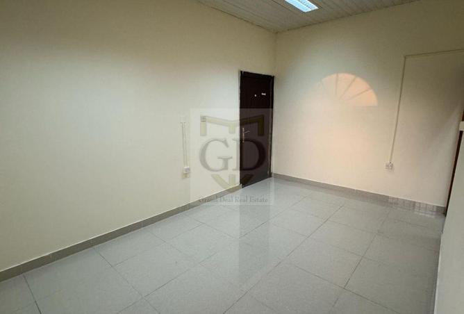 943125 - Property Image 2
